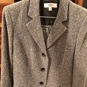 Le Suit Three Button 2PC Suit